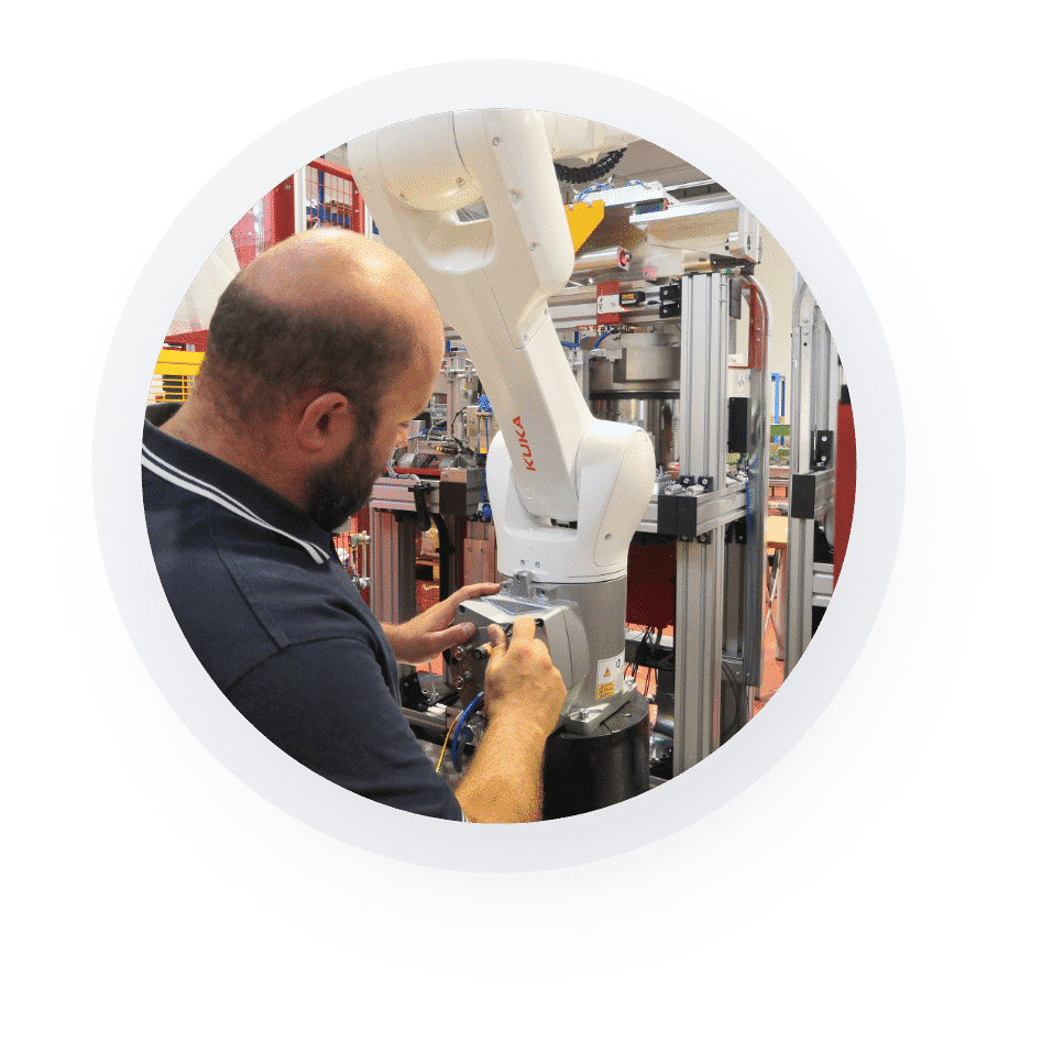 Img 3 - Maintenance, Assistance and Repairs - REA Robotics offers conservative and preventive maintenance packages, proposing scheduled replacements of the various components